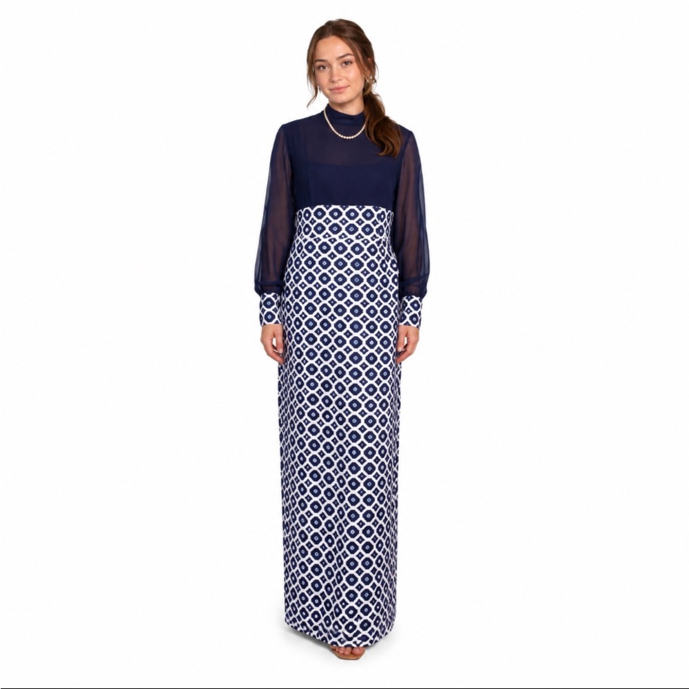 “VTG” 70’s Navy And White Textured Long Sleeve Maxi Dress Size: Large